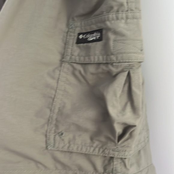 Columbia GRT Omni Dry Packable Convertible Lightweight Pants Shorts Green Large - Picture 2 of 8